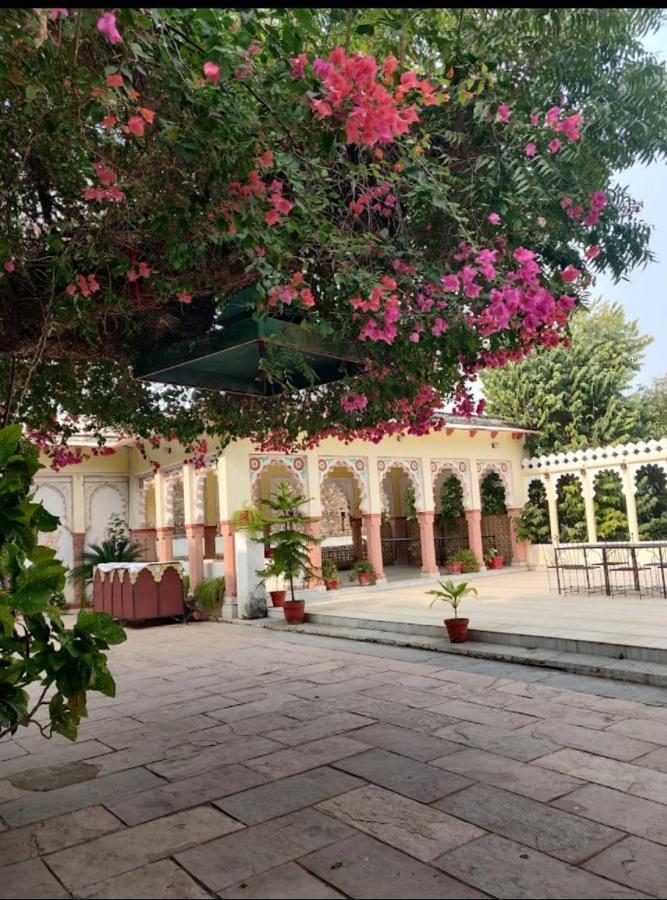 Bassi Fort Palace Chittorgarh Extérieur photo