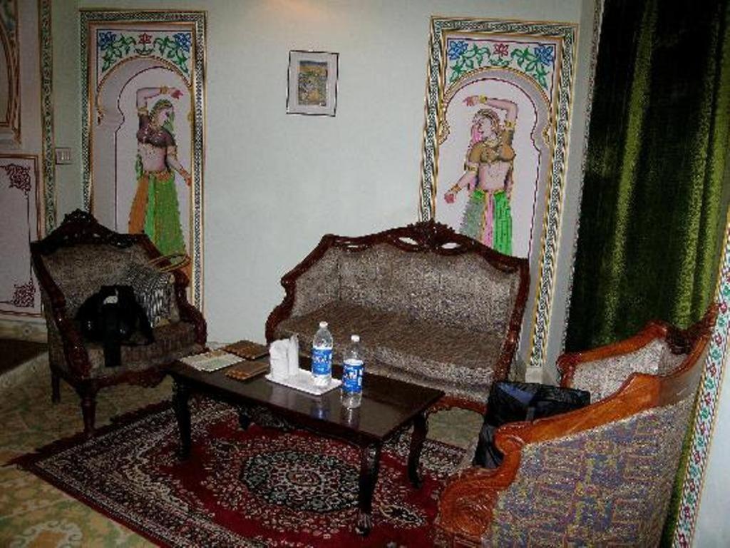 Bassi Fort Palace Chittorgarh Extérieur photo