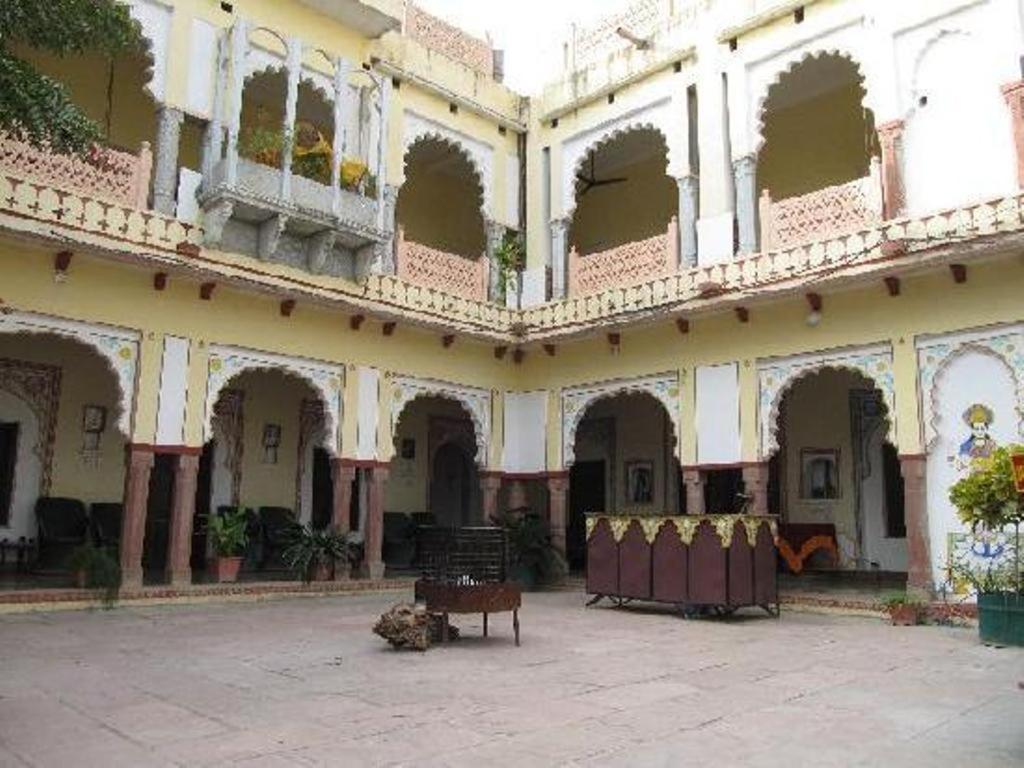 Bassi Fort Palace Chittorgarh Extérieur photo